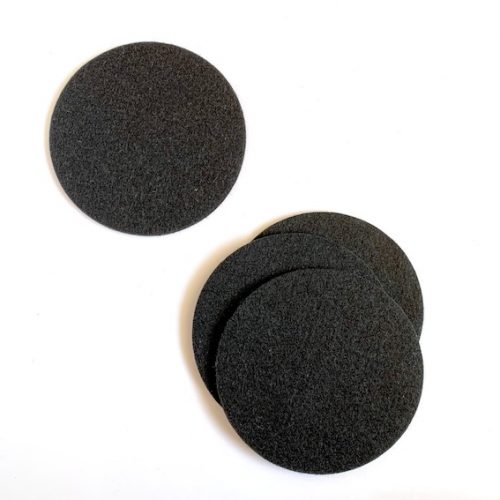 set ronde zwarte onderzetters gemaakt van wasbaar polyester vilt
